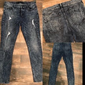 Express Mia Mid Rise Acid Wash Jegging